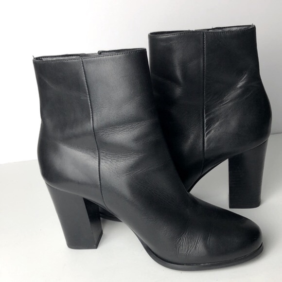 Michael Kors Frenchie Ankle Boots Minimalist 7 - Picture 10 of 15